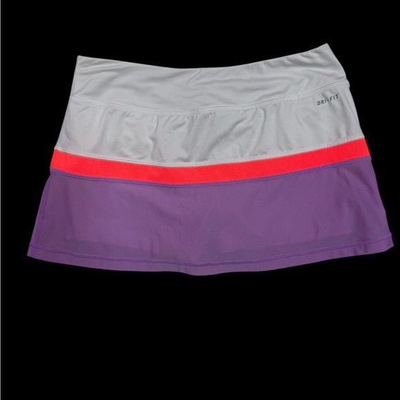 Nike White and‎ Purple Skirt with Pink Accent - Picture 2 of 2